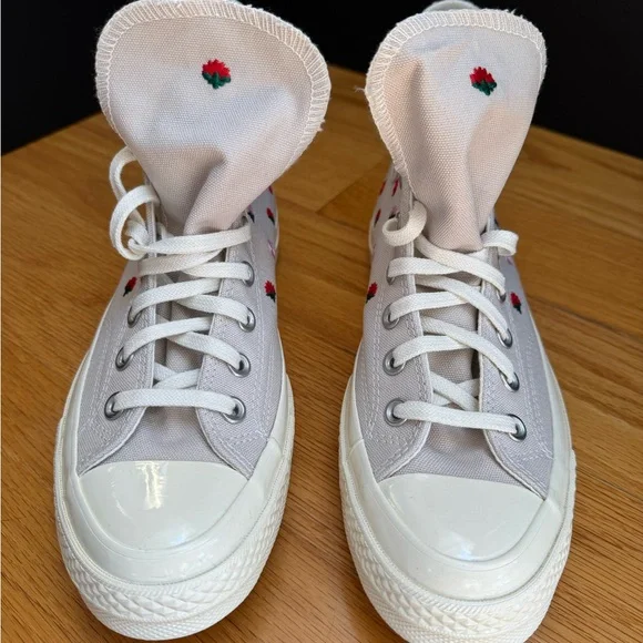 Converse Chuck Taylor  White High-Tops with Red and Green Floral Design NEW - Picture 4 of 10